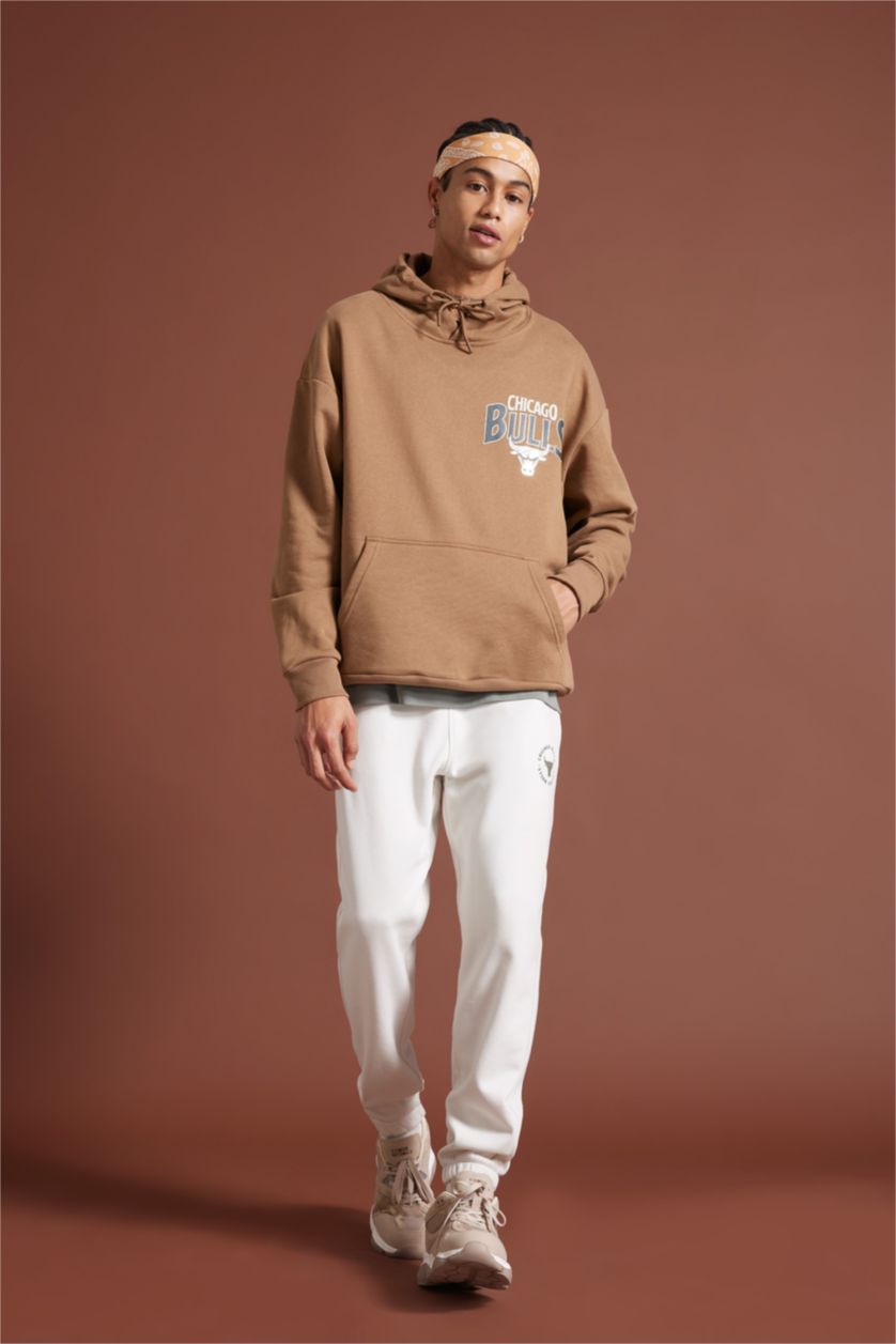 Erkek Kahve NBA Chicago Bulls Oversize Geniş Kalıp Kapüşonlu Sırt Baskılı Kalın Sweatshirt
