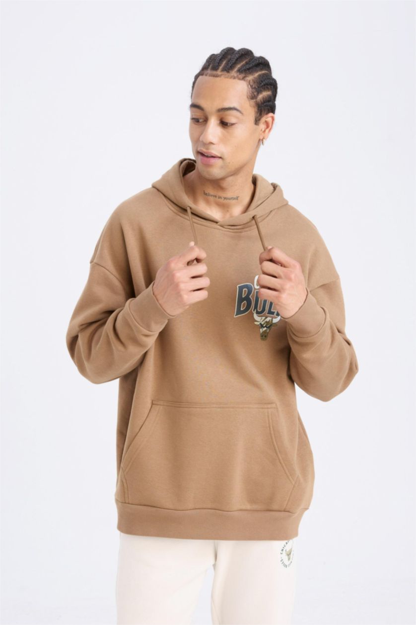 Erkek Kahve NBA Chicago Bulls Oversize Geniş Kalıp Kapüşonlu Sırt Baskılı Kalın Sweatshirt
