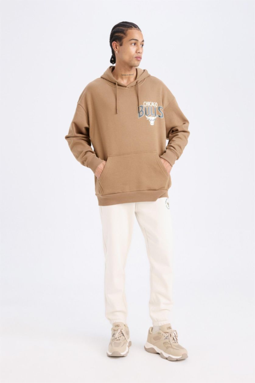 Erkek Kahve NBA Chicago Bulls Oversize Geniş Kalıp Kapüşonlu Sırt Baskılı Kalın Sweatshirt