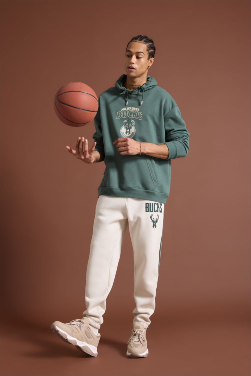 Erkek Koyu Yeşil NBA Milwaukee Bucks Boxy Fit Kapüşonlu Sırt Baskılı Kanguru Cepli Kalın Sweatshirt