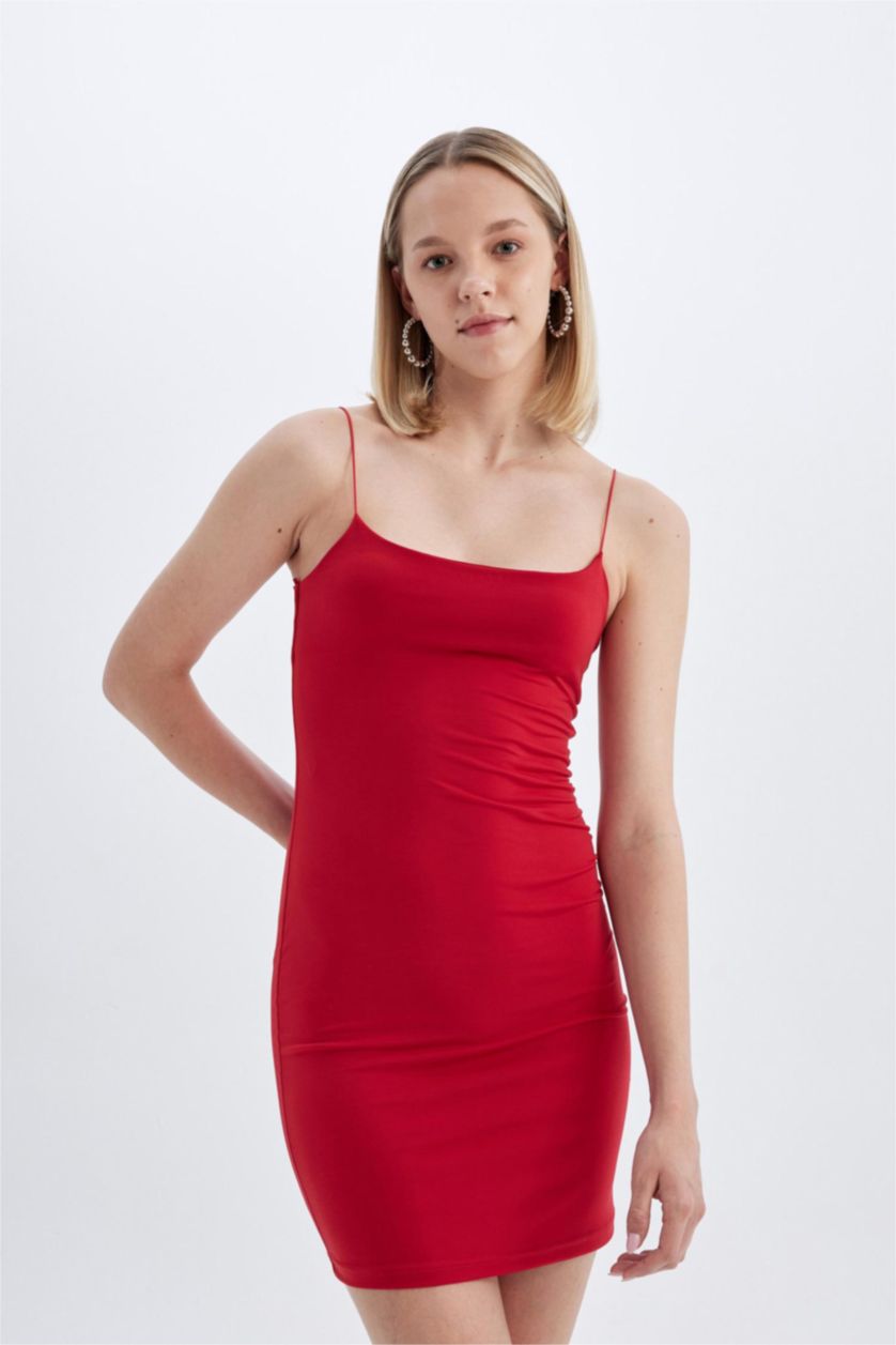Kadın Kırmızı Bodycon Kare Yaka Kırmızı Askılı Mini Elbise
