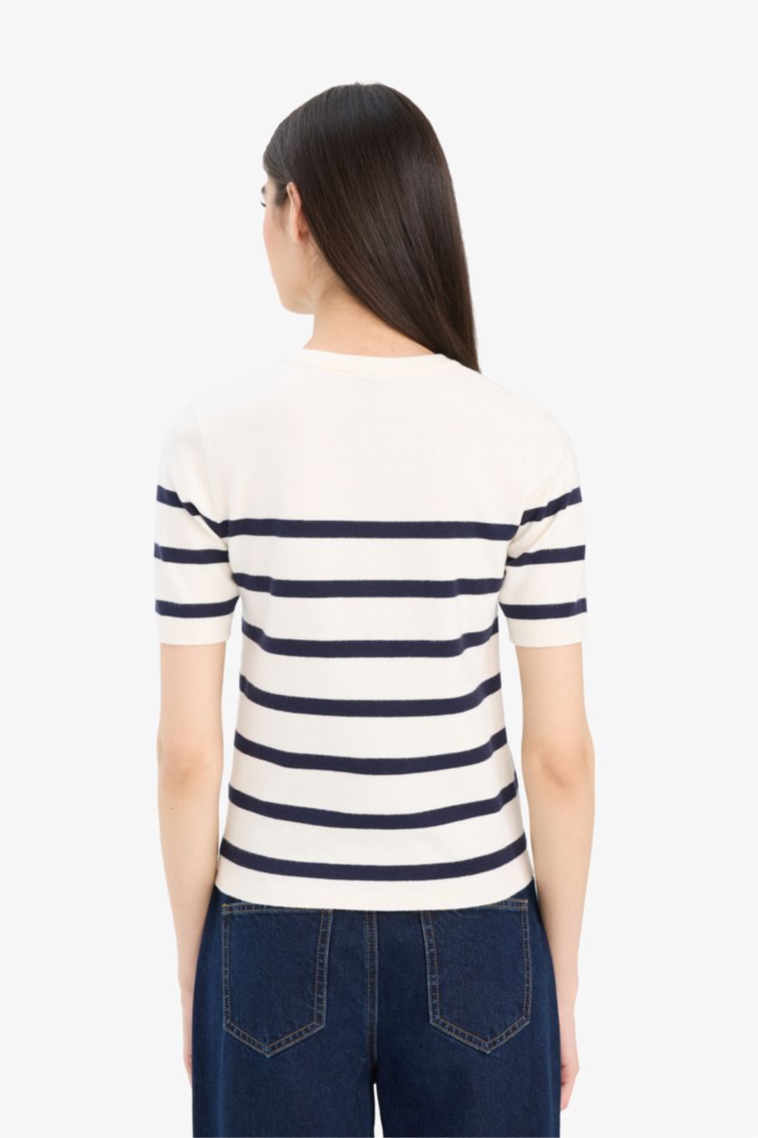 Kadın Ekru Regular Fit Bisiklet Yaka Çizgili Kısa Kollu Triko Kazak