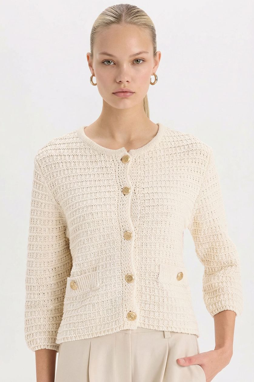 Kadın Ekru Regular Fit Bisiklet Yaka Dokulu Düğmeli Triko Hırka