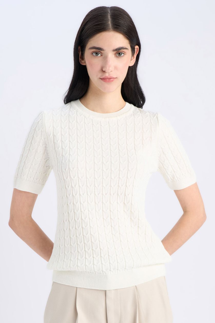 Kadın Beyaz Regular Fit Bisiklet Yaka Basic Düz Triko Kısa Kollu Kazak