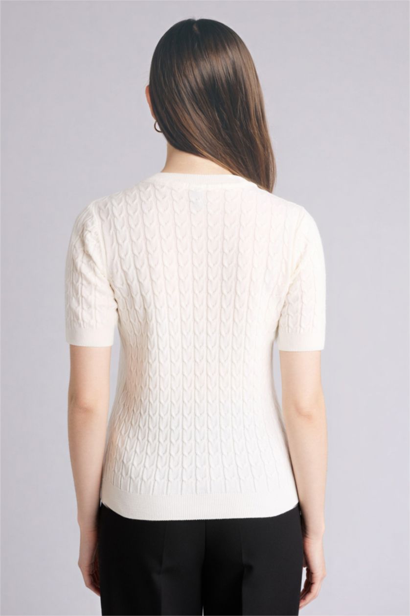 نساء بيج فاتح بلوز صوف قصة عادية بياخة مستديرة