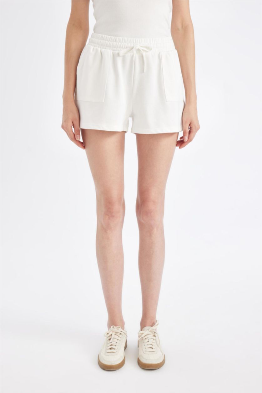 نساء بيج فاتح Regular Fit Shorts
