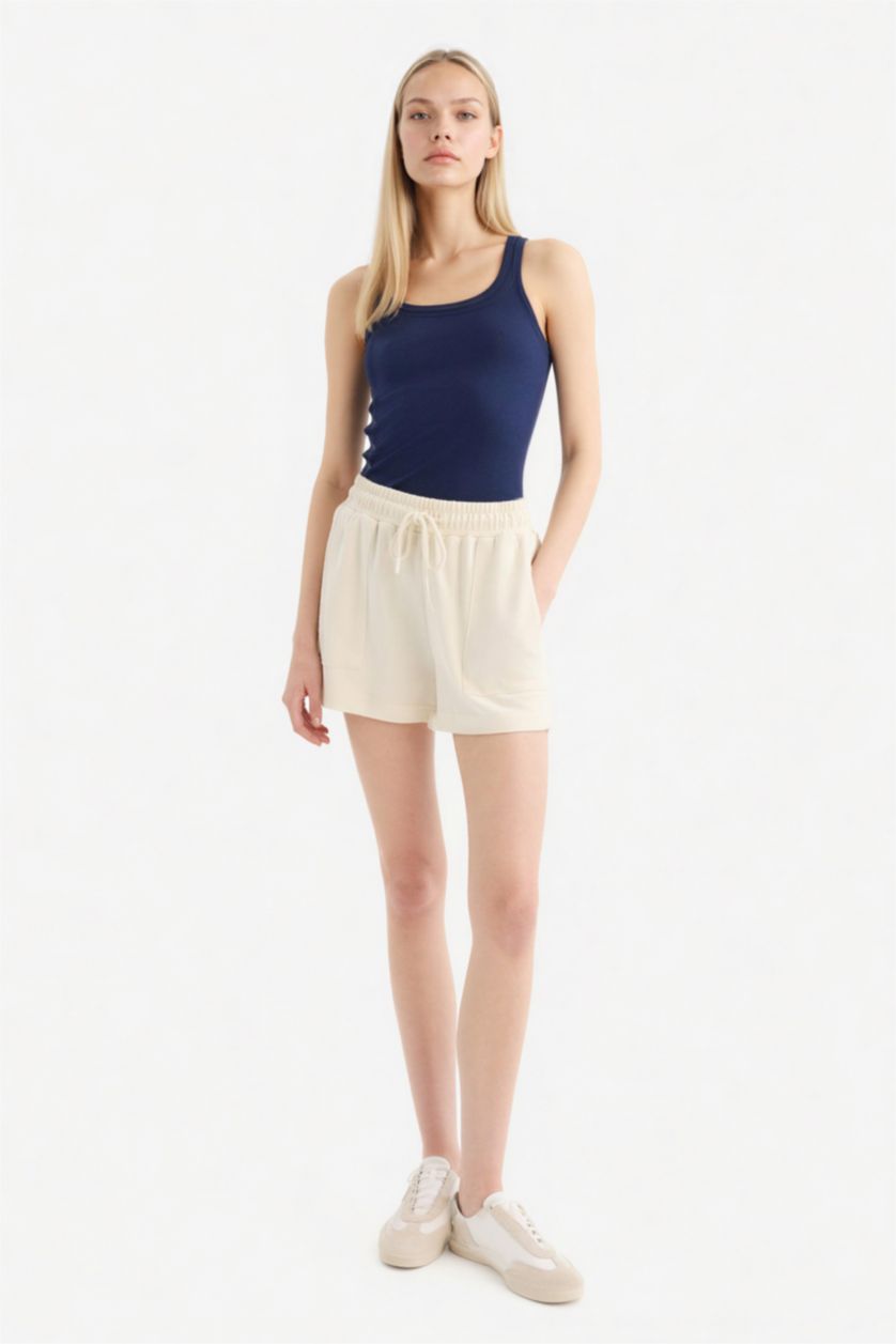 FEMME Écru Short coupe régulière