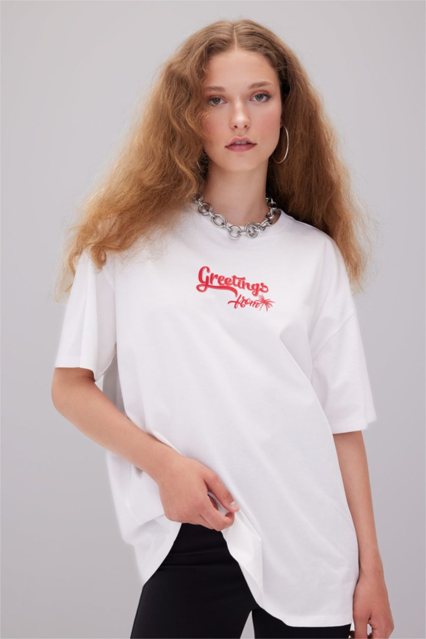Kadın Kırık Beyaz Oversıze Bisiklet Yaka Baskılı Kısa Kollu Tişört