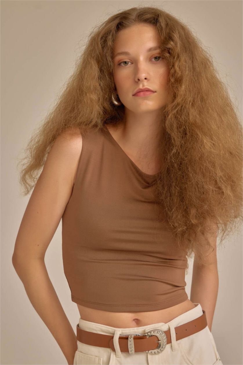 نساء بني تيشيرت نص كم سليم فيت