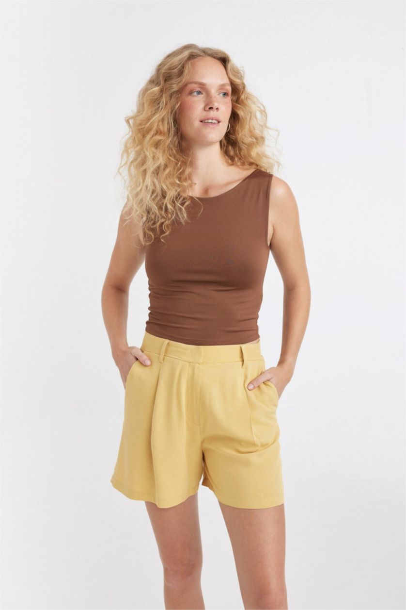 نساء بني تيشيرت نص كم سليم فيت