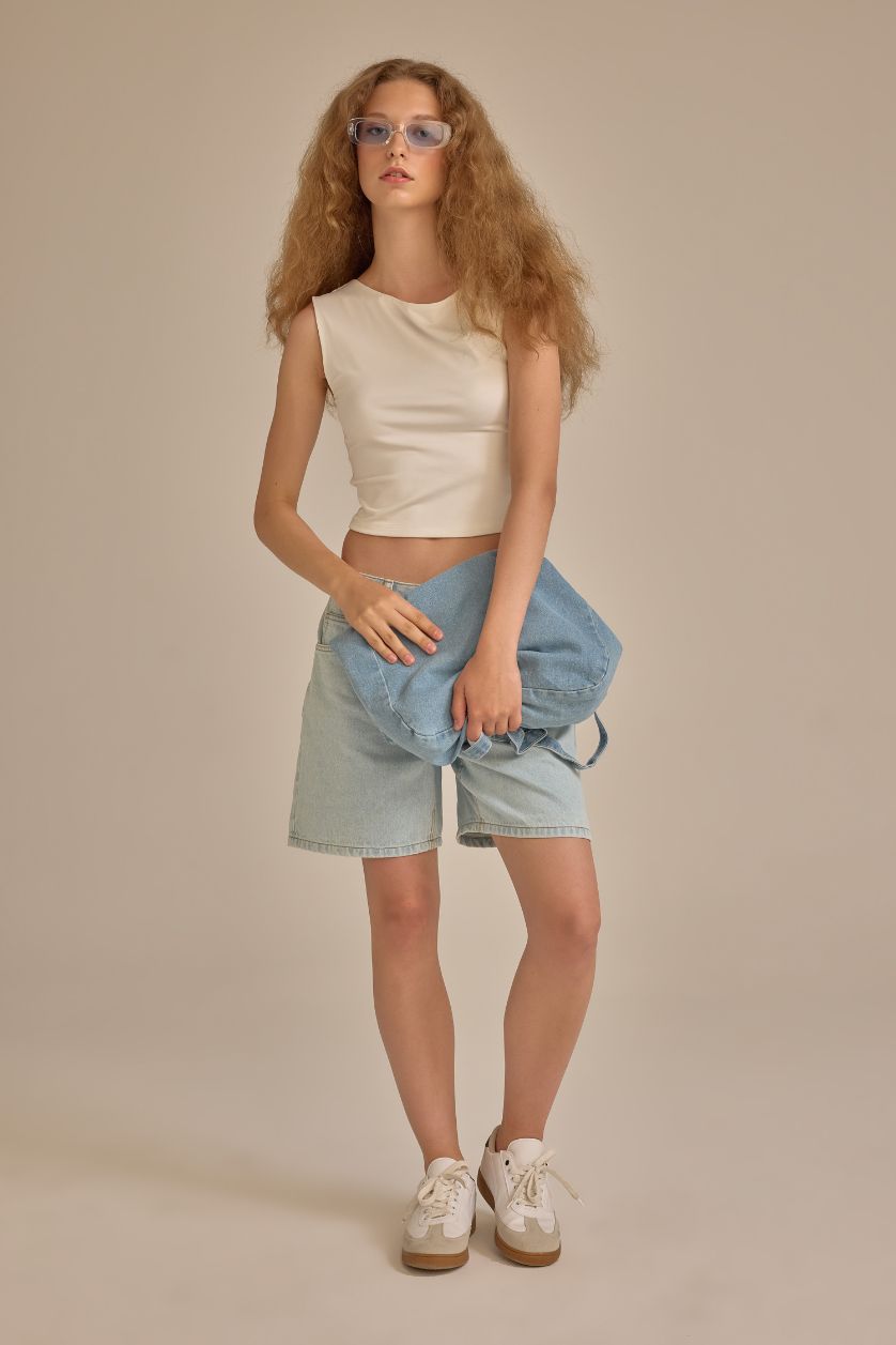 نساء اوف وايت تيشيرت نص كم سليم فيت