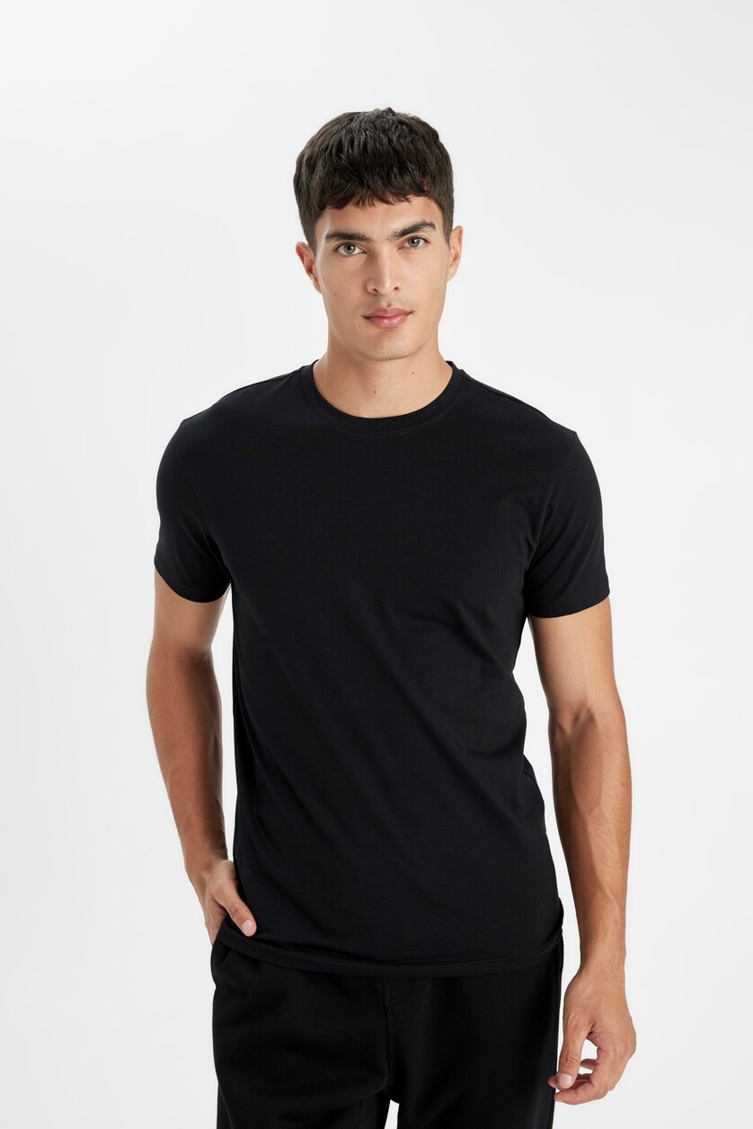 رجال أسود Slim Fit Knitted Tops