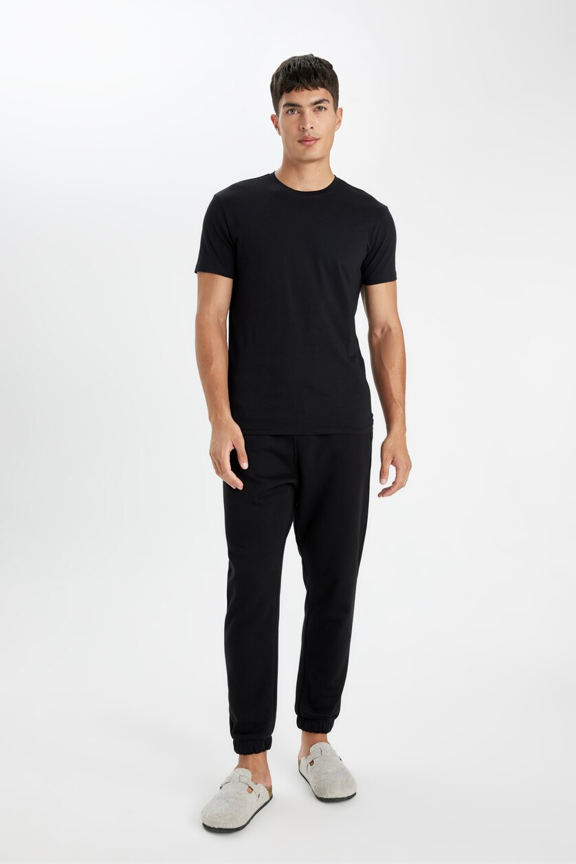 رجال أسود Slim Fit Knitted Tops