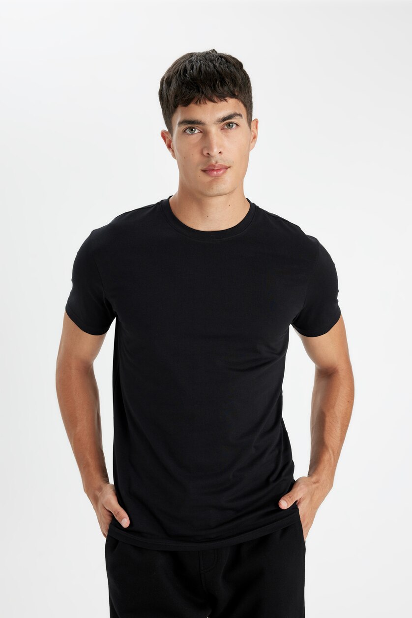 رجال أسود Slim Fit Knitted Tops