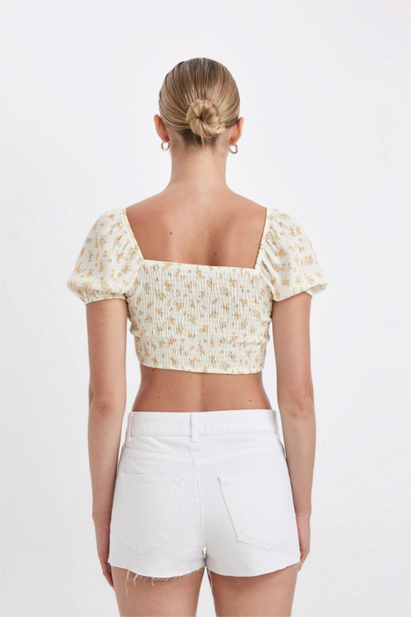Kadın Ekru Fitted Crop Desenli Maroken Kısa Kollu Bluz