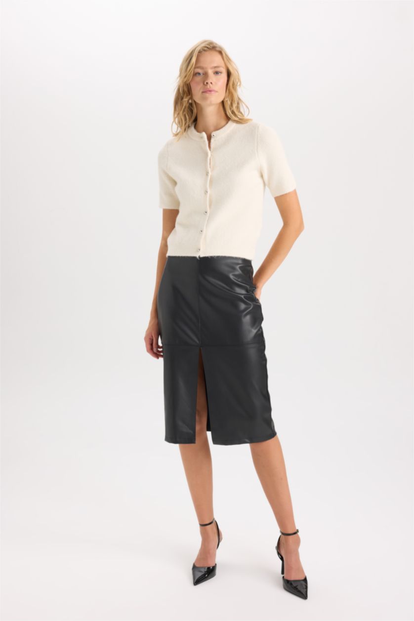 Kadın Ekru Regular Fit Bisiklet Yaka Basic Düz Düğmeli Kısa Kollu Triko Hırka