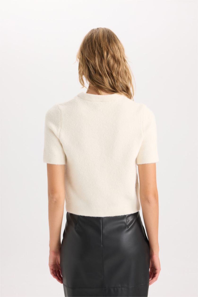 Kadın Ekru Regular Fit Bisiklet Yaka Basic Düz Düğmeli Kısa Kollu Triko Hırka