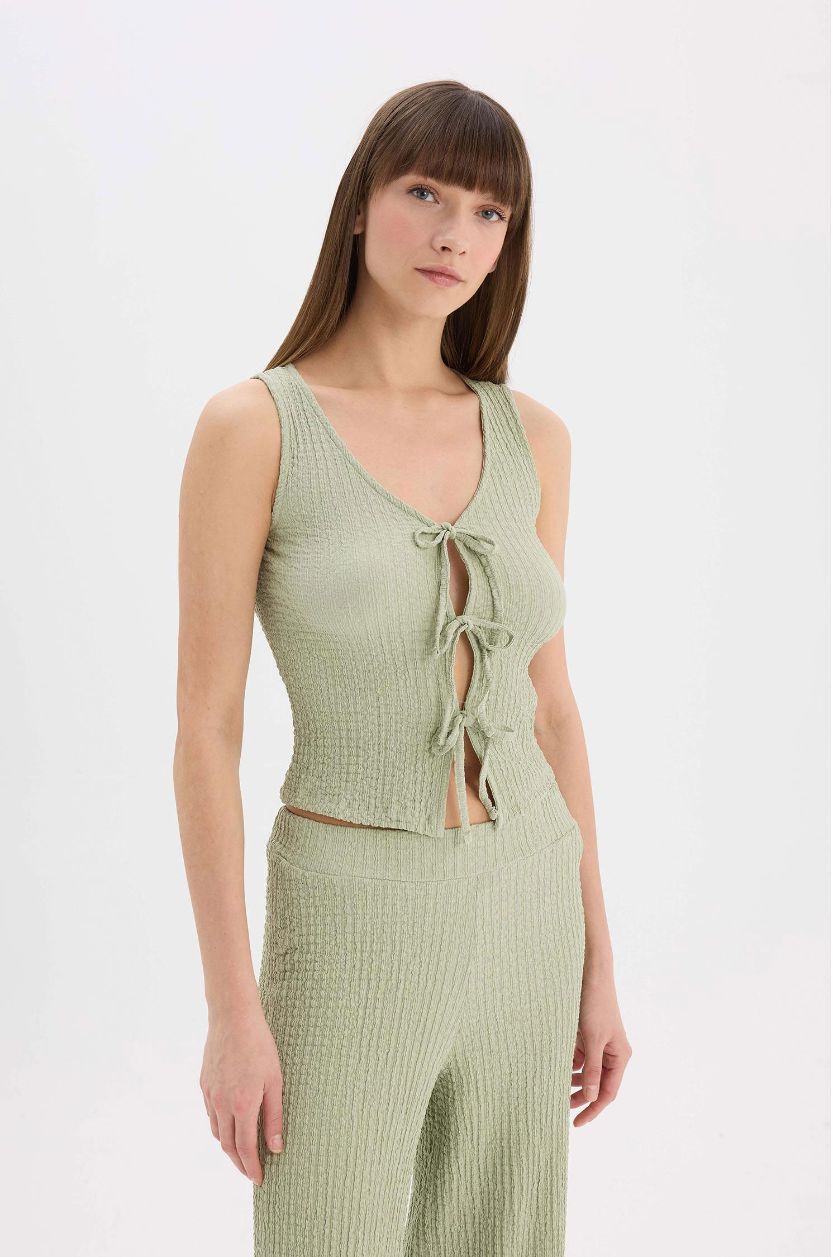 Kadın Mint Slim Fit Dar Kesim V Yaka Önden Bağlamalı Bürümcük Kolsuz Bluz