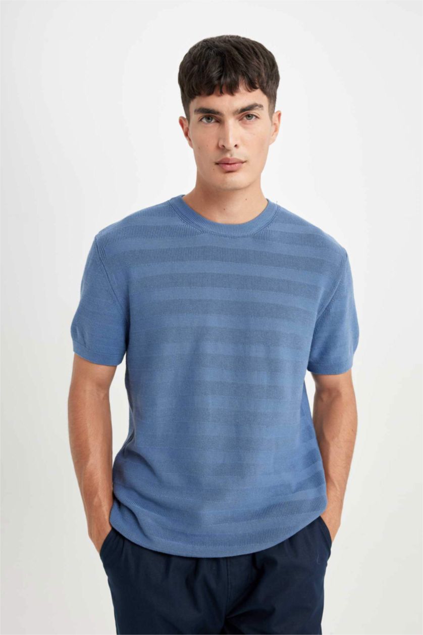 Man Light Indigo Standard Fit Regular Cut Crew Neck Cotton Knit T-Shirt