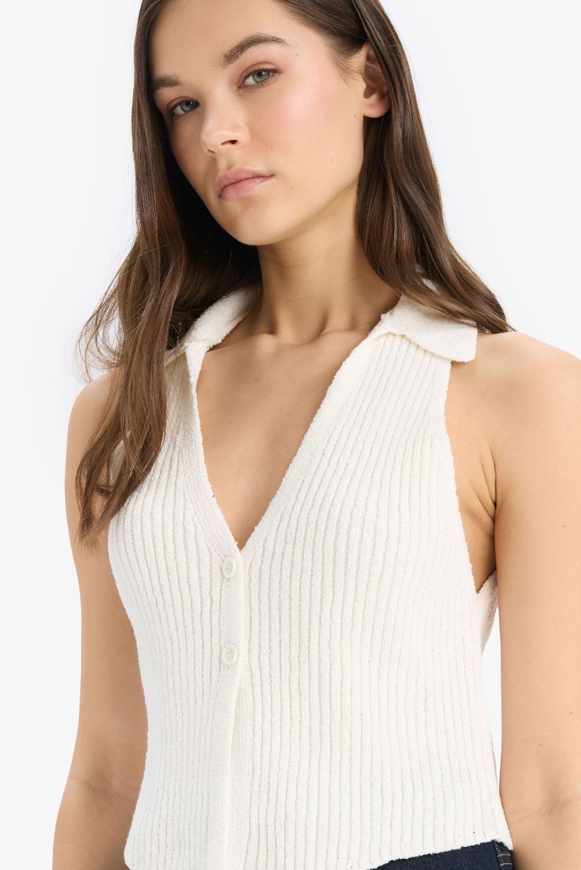 Kadın Ekru Slim Fit Dar Kesim Düğmeli Triko Yelek