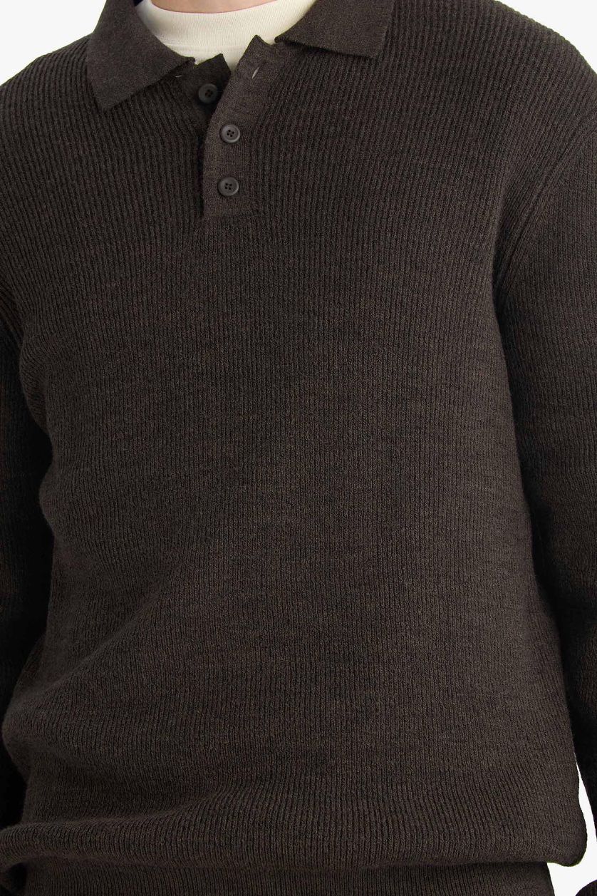 رجال بني بلوفر تريكو قصة عادية برقبة بولو