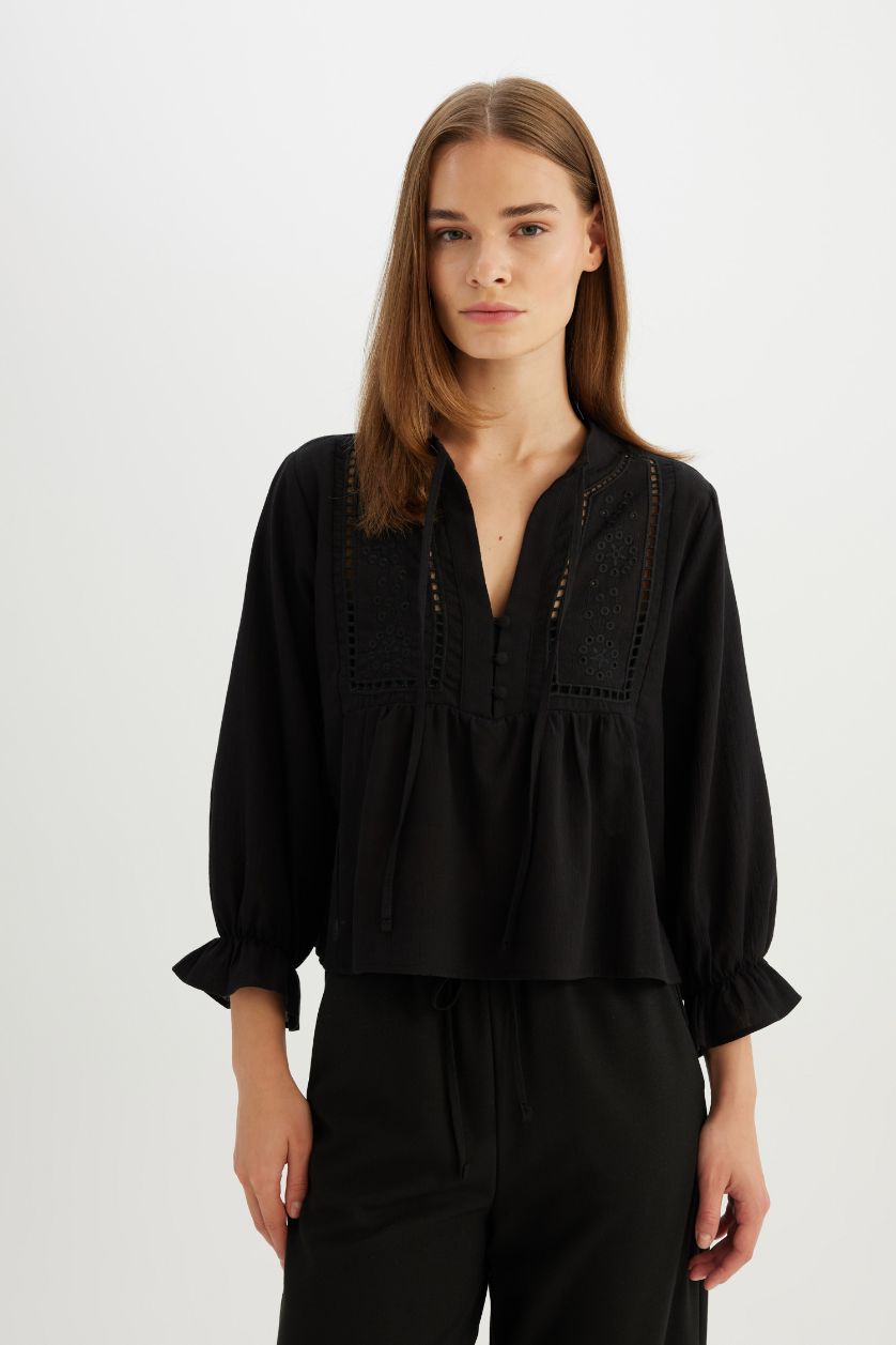 Kadın Siyah Regular Fıt Bisiklet Yaka Brode Uzun Kollu Bluz