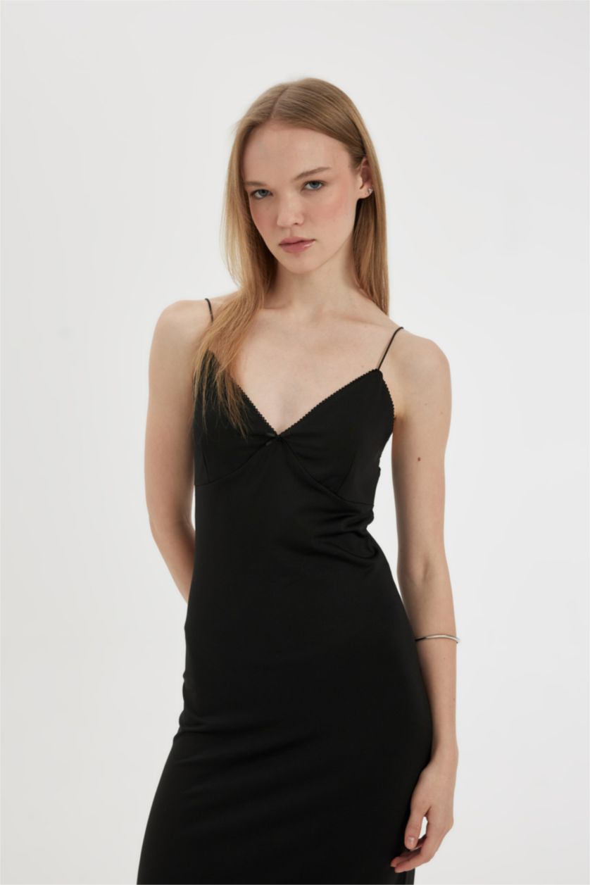 Kadın Siyah Slım Fıt V Yaka Askılı Maxi Elbise