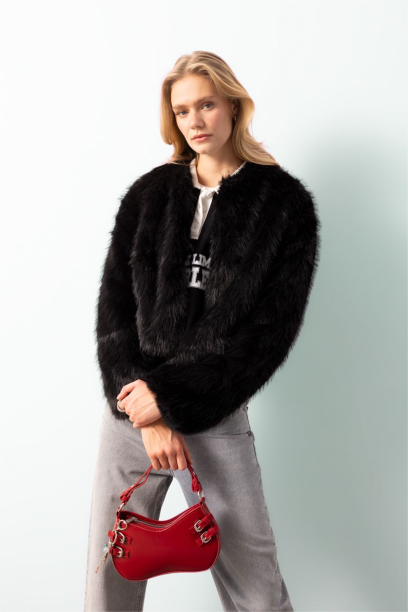 Kadın Siyah Astarlı Cepli Siyah Kısa Suni Kürk Ceket