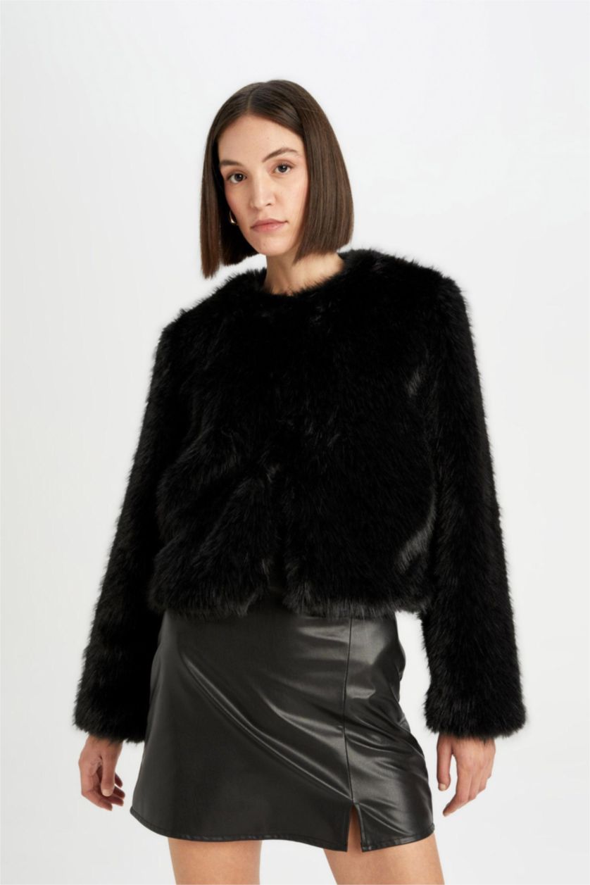 Kadın Siyah Astarlı Cepli Siyah Kısa Suni Kürk Ceket