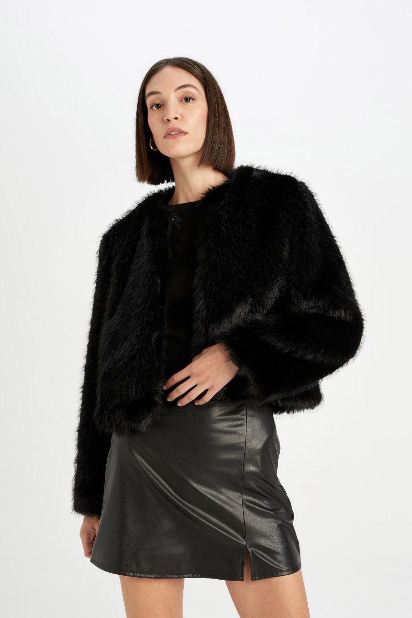 Kadın Siyah Astarlı Cepli Siyah Kısa Suni Kürk Ceket