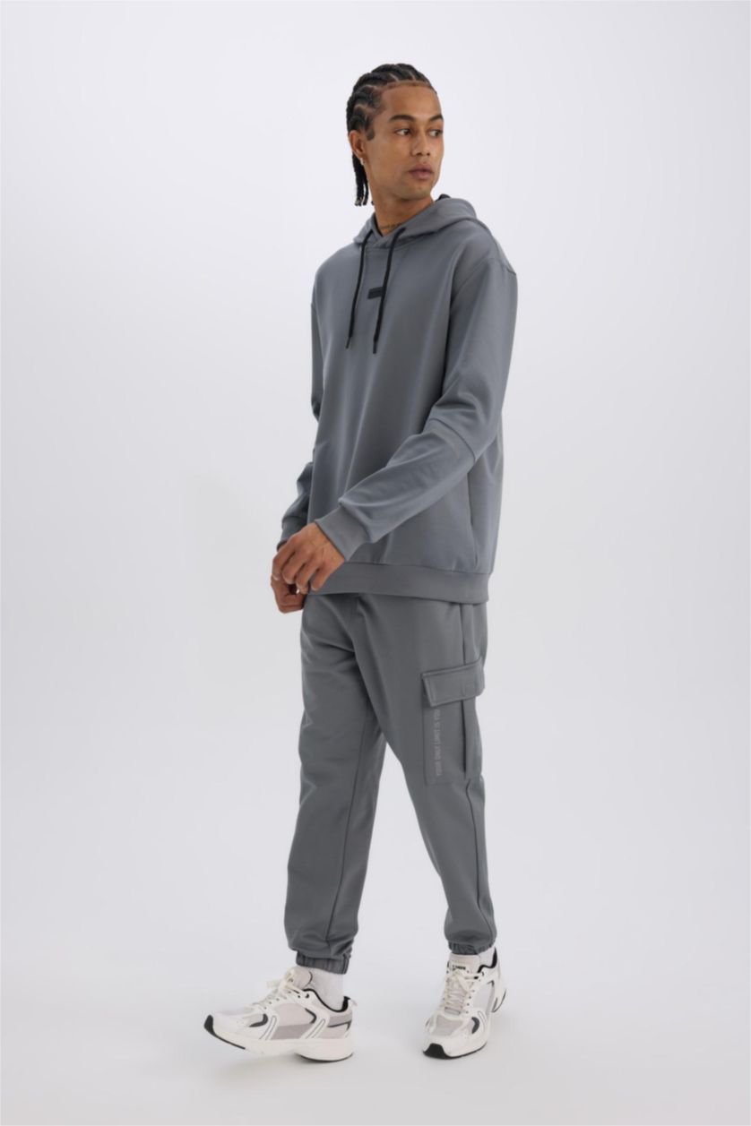Erkek Gri Sporcu Jogger Eşofman Altı Standart Fit Üç Cepli Beli Bağcıklı Lastikli Paça