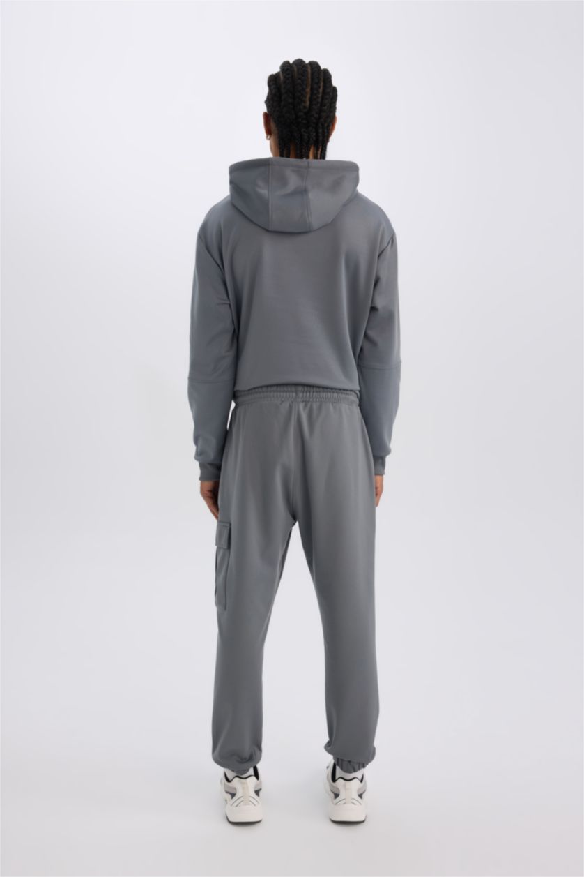 Erkek Gri Sporcu Jogger Eşofman Altı Standart Fit Üç Cepli Beli Bağcıklı Lastikli Paça
