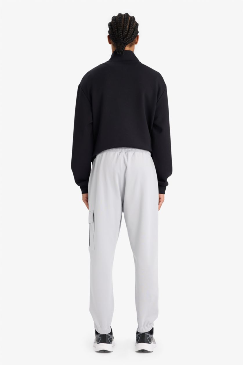 Erkek Açık Gri Sporcu Jogger Eşofman Altı Standart Fit Üç Cepli Beli Bağcıklı Lastikli Paça