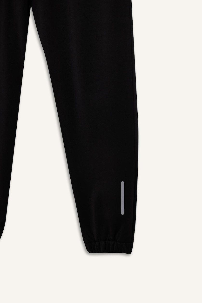 Men Black Standard Fit Jogger