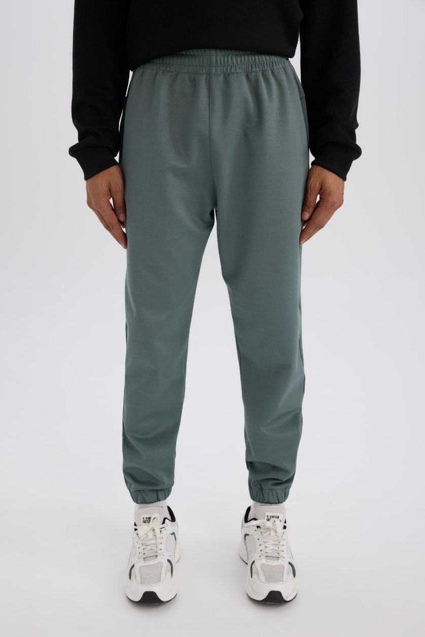 Erkek Yeşil Sporcu Jogger Eşofman Altı Standart Fit Basic Düz Cepli Beli Paçası Lastikli