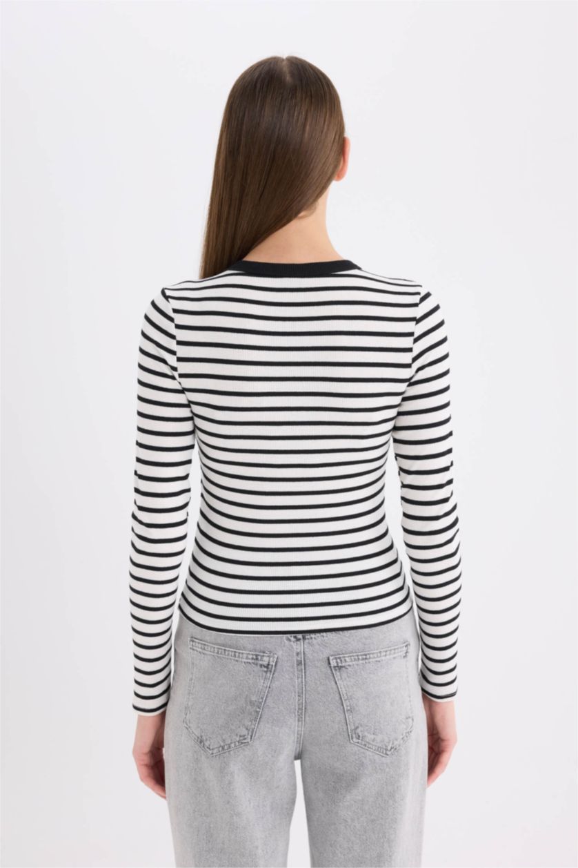Woman Black Slim Fit Crew Neck Striped Long Sleeve T-Shirt