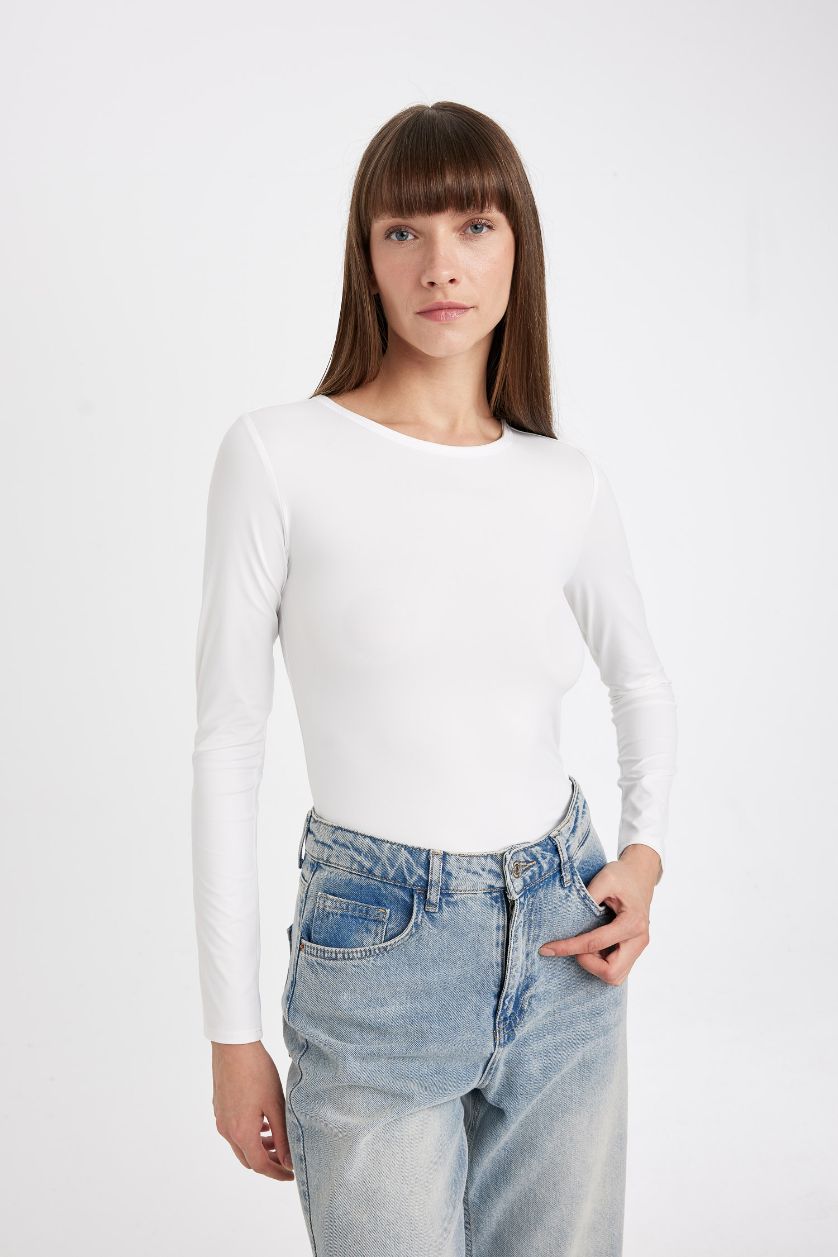 Kadın Beyaz Beyaz Slim Fit Dar Kesim Bisiklet Yaka Basic Düz Uzun Kollu Tişört