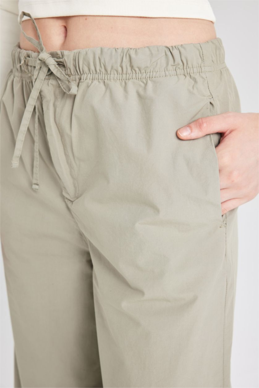 Kadın Açık Haki Straight Fit Basic Düz Cepli Bel Bağcıklı Poplin Pantolon 