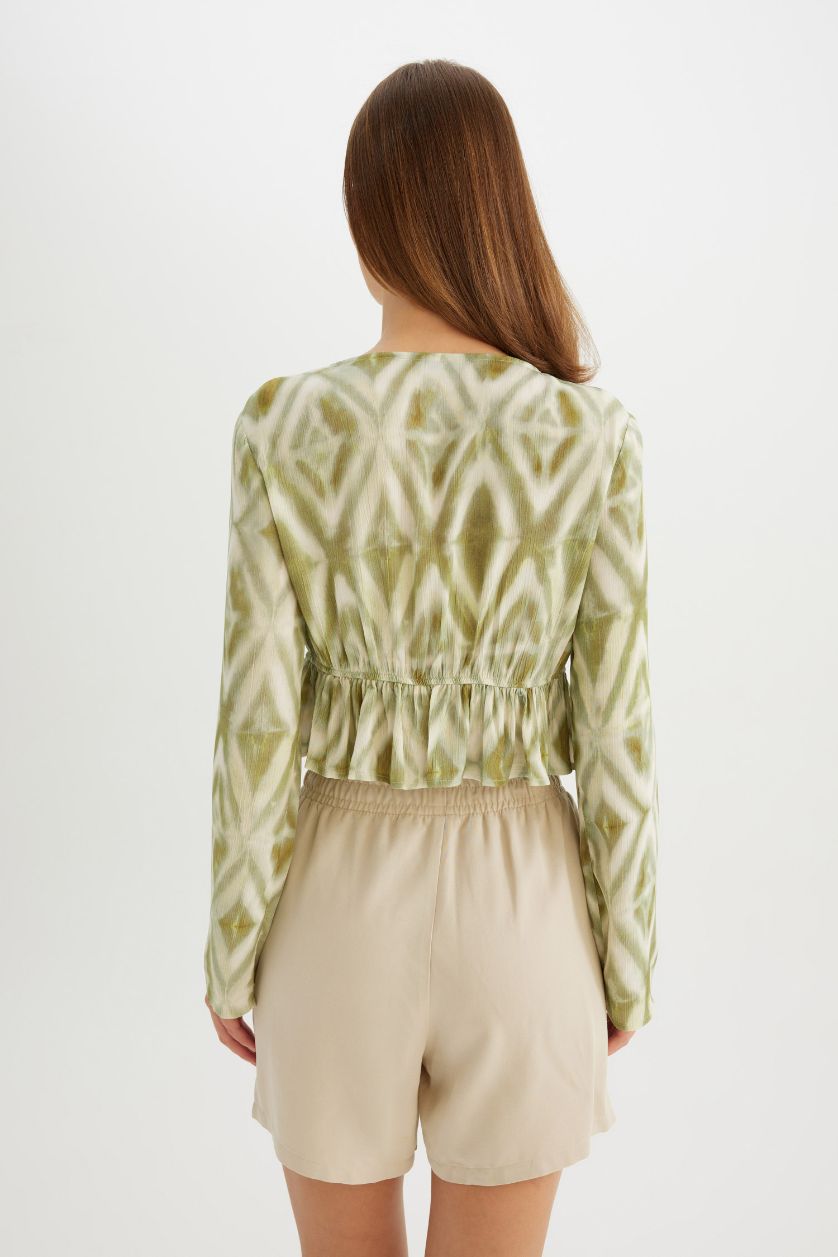 Woman Green Fitted V Neck Crinkle Viscose Long Sleeve Blouse