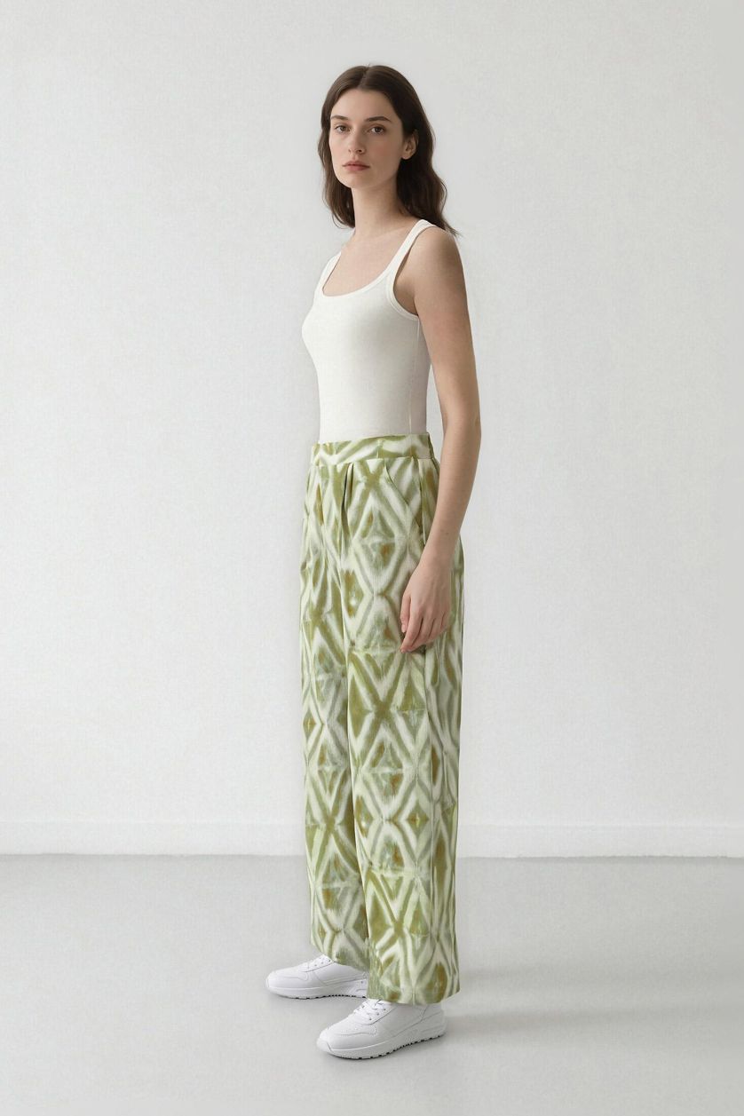 Kadın Yeşil Relax Fit Viskon Kumaş Pantolon Desenli Cepli Geniş Paça Krinkıl