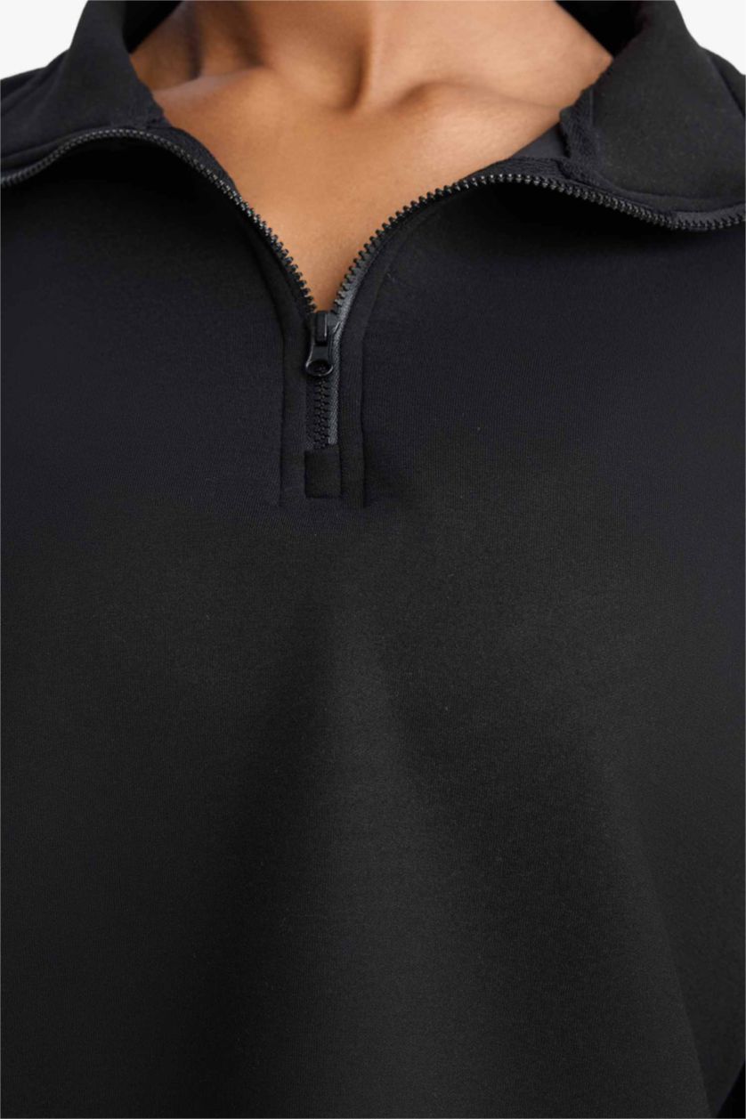 حريمي أسود سويت شيرت رياضي اوفر سايز بياقة عالية من DeFactoFit