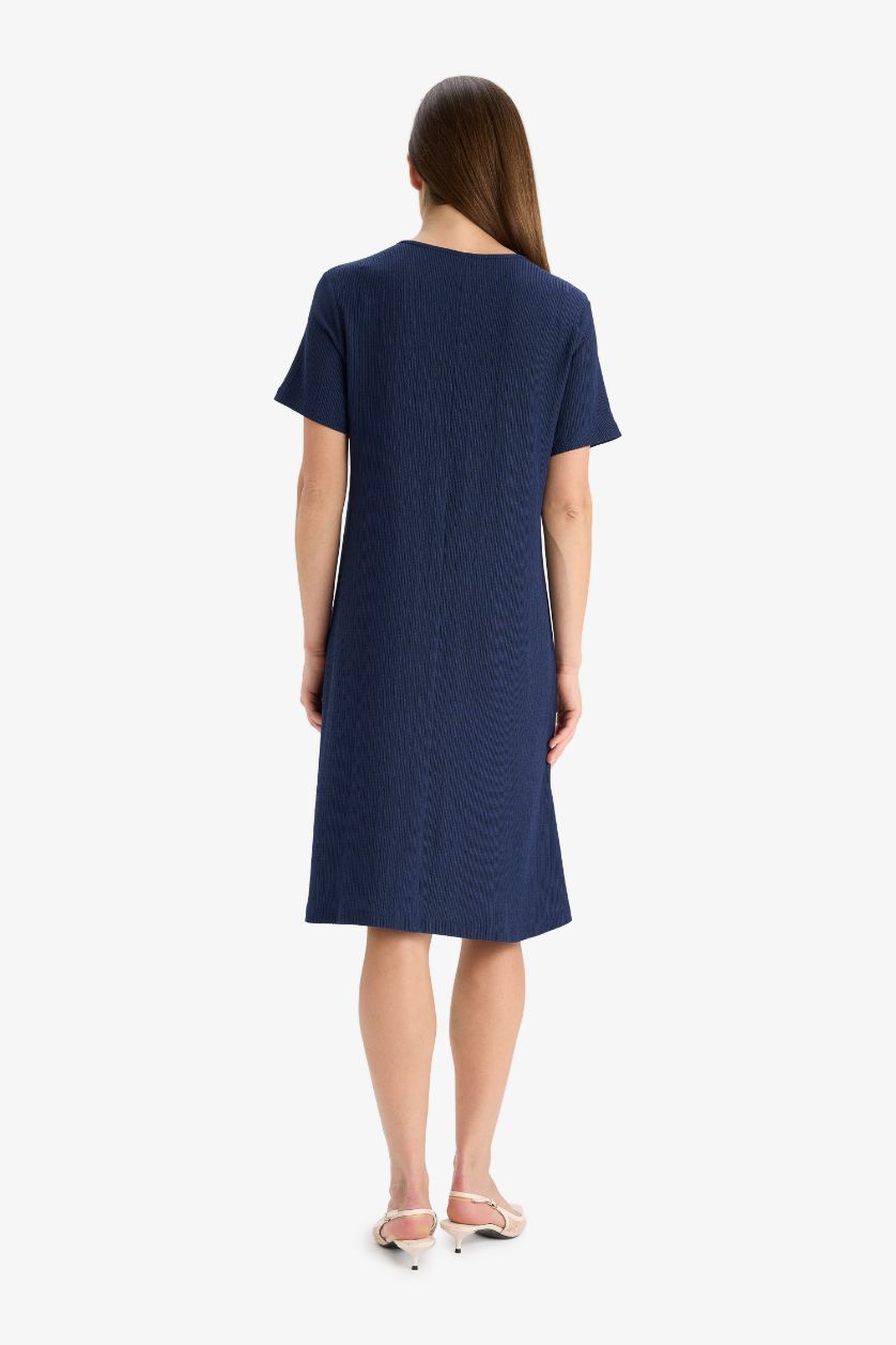 حريمي كحلي فستان ميدي كحلي بيزك نص كم قصة عادية بياقة مستديرة