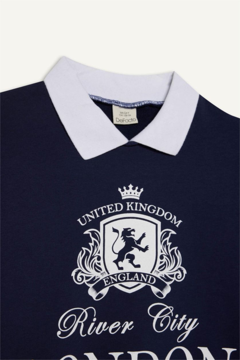 بنات كحلي سويت شيرت بطبعة شعار قصة مريحة برقبة بولو