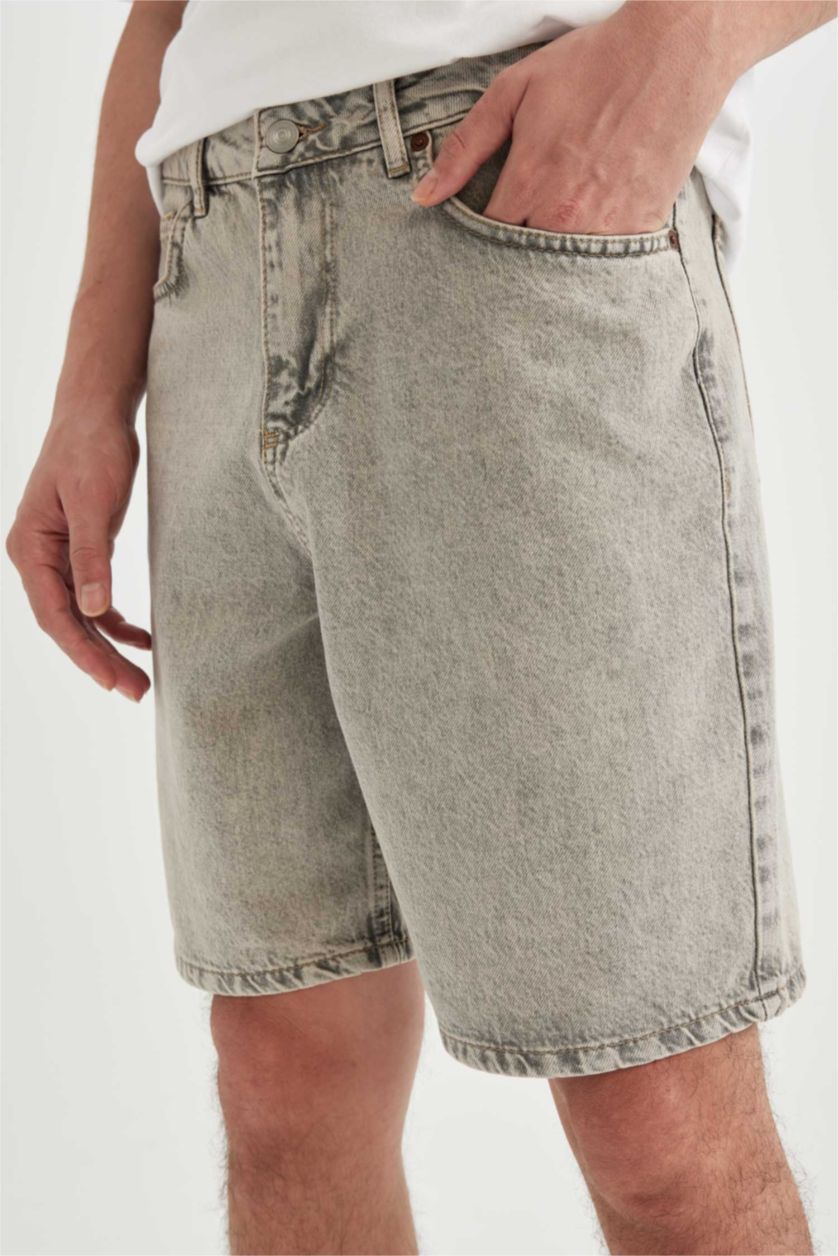 MAN Light Grey Straight Fit Bermuda