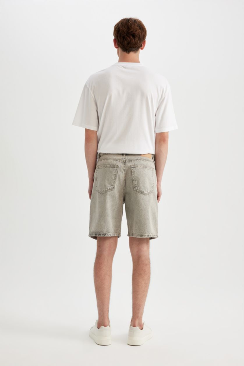 MAN Light Grey Straight Fit Bermuda