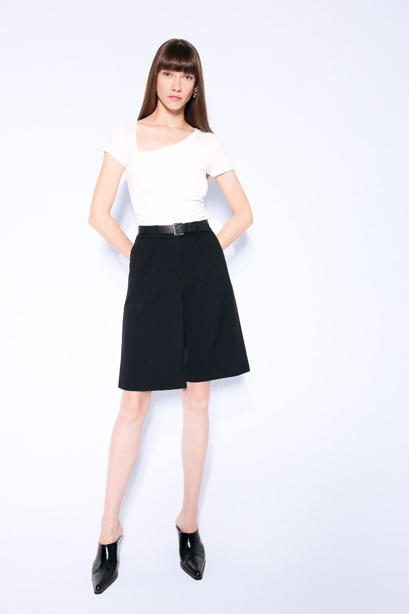 Kadın Ekru Kayık Yaka Basic Düz Kısa Kollu Tişört