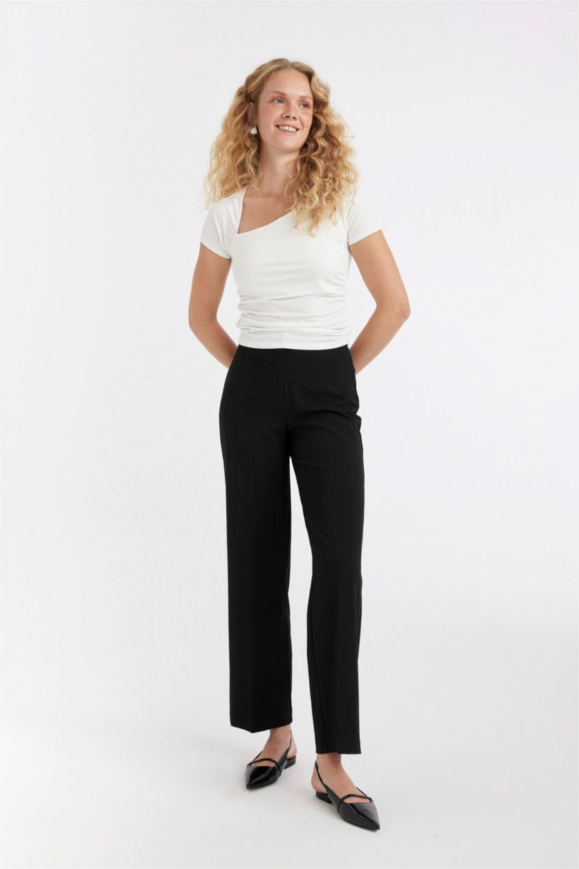 Kadın Ekru Kayık Yaka Basic Düz Kısa Kollu Tişört