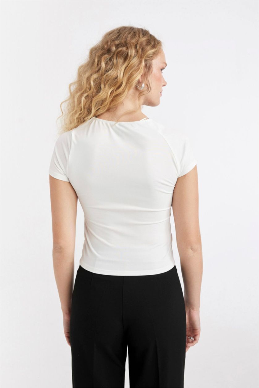 Kadın Ekru Kayık Yaka Basic Düz Kısa Kollu Tişört