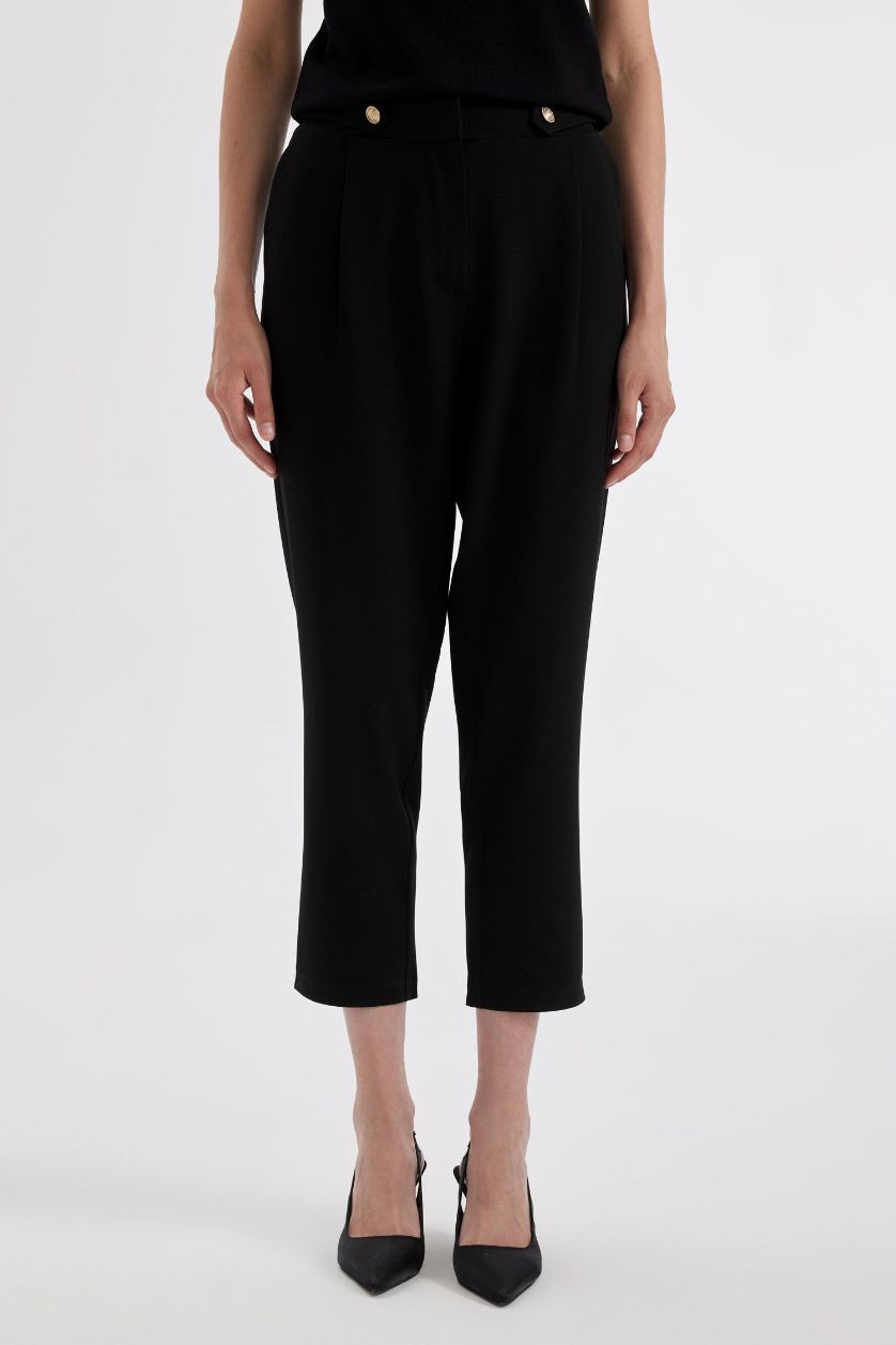 Woman Black Carrot Fit High Waist Trousers