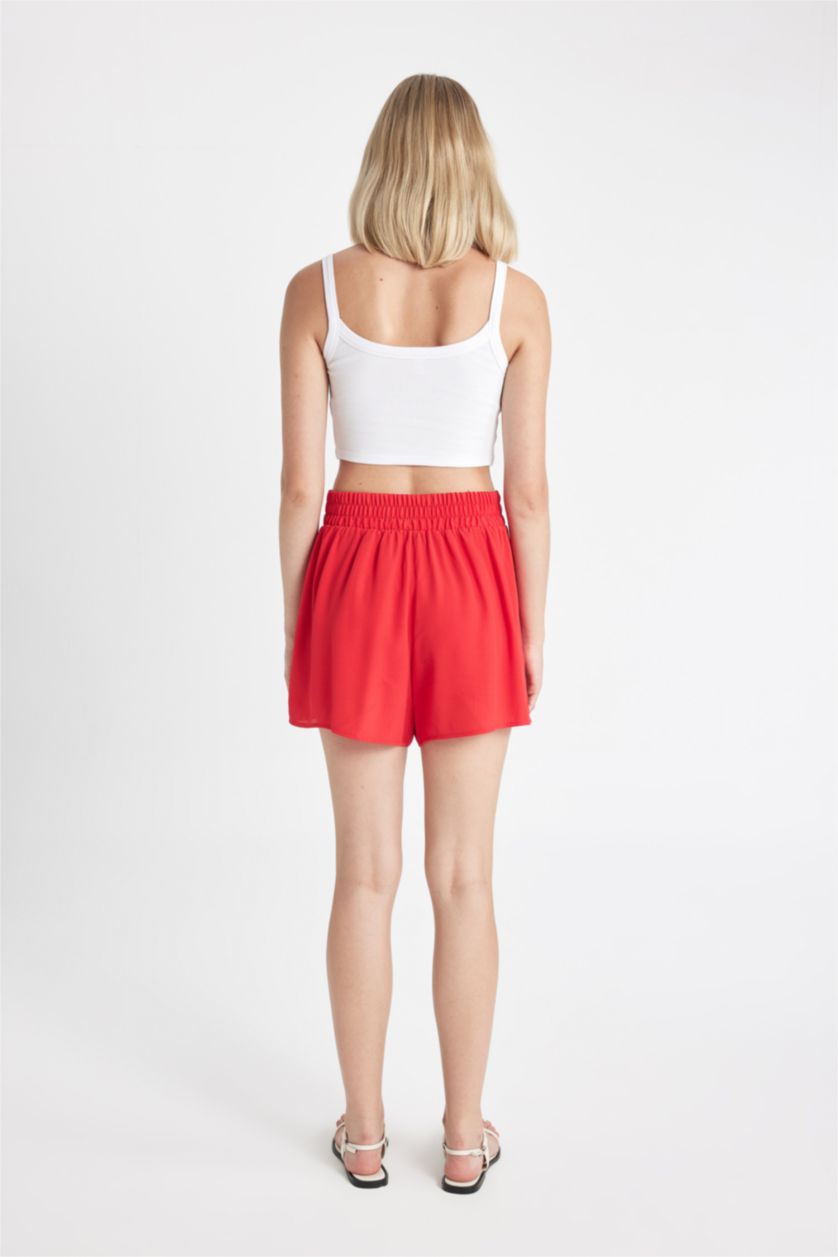 Kadın Kırmızı Regular Fıt Normal Bel Kısa Paça Maroken Şort